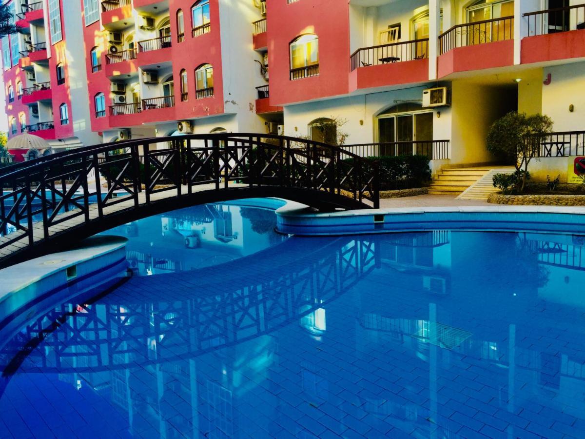 Desert Pearl Apartment Хургада Екстериор снимка