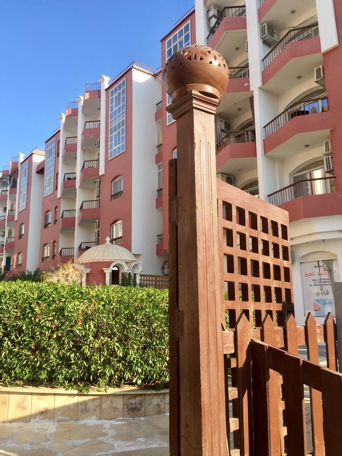 Desert Pearl Apartment Хургада Екстериор снимка